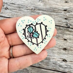 Vintage Jewelry Shabby Chic Heart brooch pin